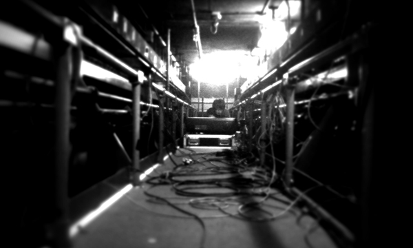 newmoon_backstage